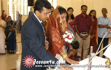 Thomas Meenu Wedding Albums